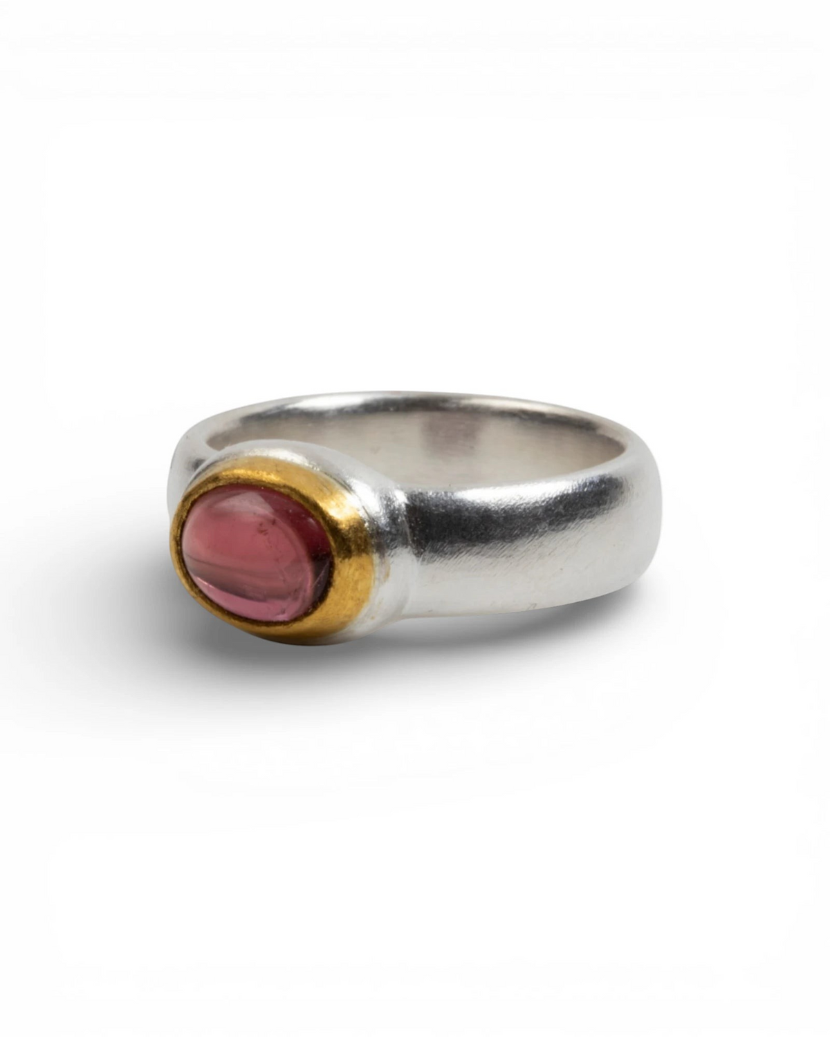 925 Silberring mit rotem Turmalin (2.34 ct) und 999 Feingold-Fassung - Goldschmiede Krack - Trauringe & Unikatschmuck aus Deidesheim