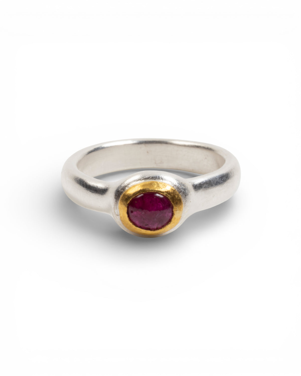 925 Silberring mit Rubin (1.04 ct) und Goldfassung - Goldschmiede Krack - Trauringe & Unikatschmuck aus Deidesheim