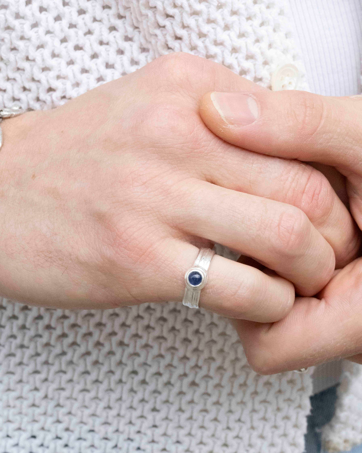 925 Silberring mit blauem Saphir-Cabochon (0,55 ct)