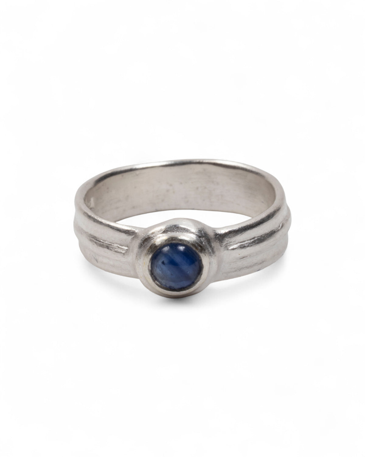 925 Silberring mit blauem Saphir-Cabochon (0,55 ct)