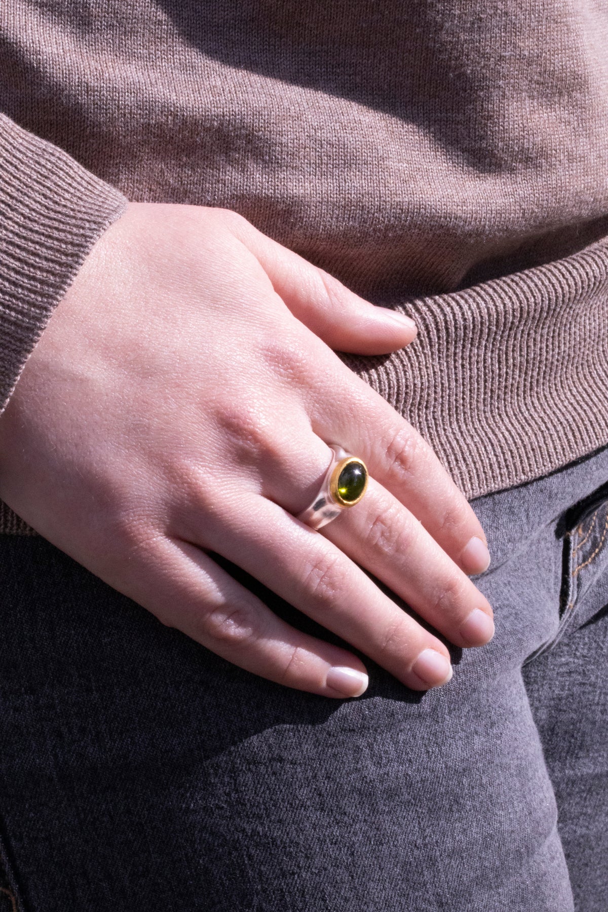 925 Silberring mit grünem Turmalin (3,58 ct) und 999 Feingold-Fassung - Goldschmiede Krack - Trauringe & Unikatschmuck aus Deidesheim