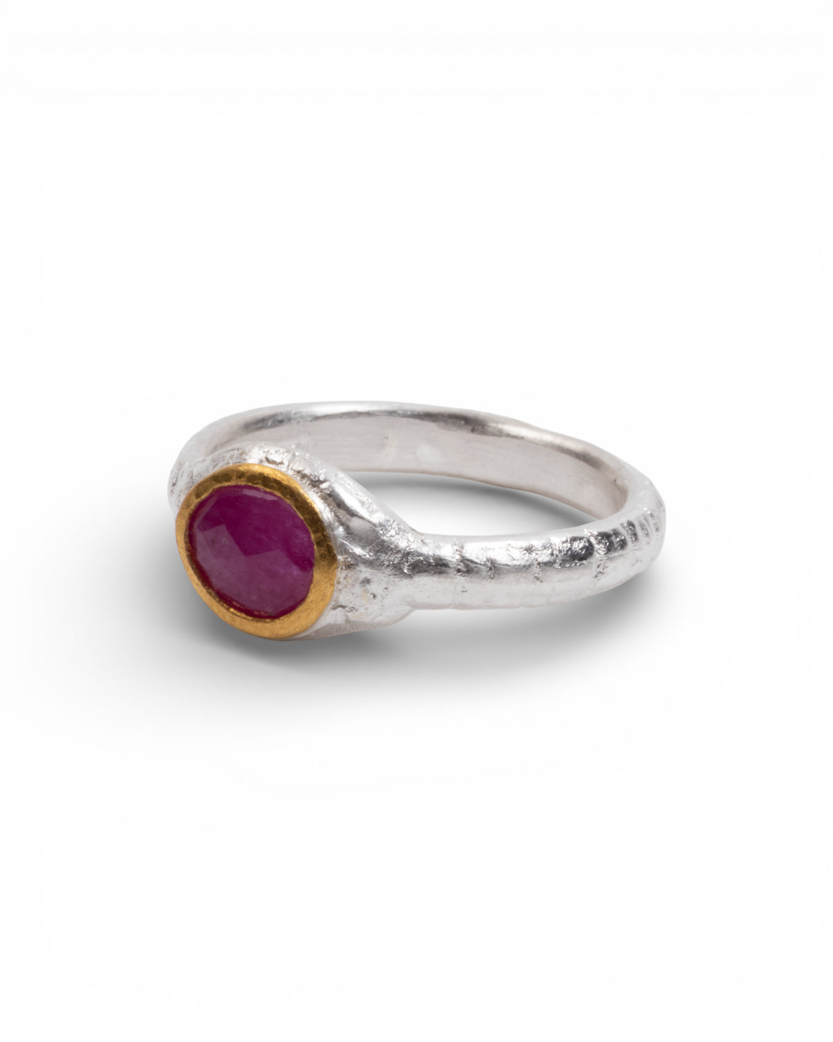 925 Silberring mit pinken Rubin (0.92 ct) - Goldschmiede Krack - Trauringe & Unikatschmuck aus Deidesheim