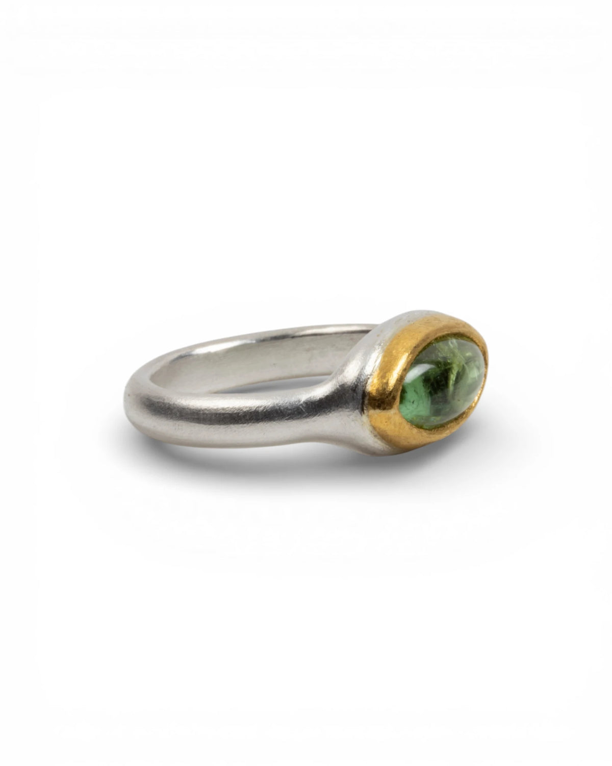 925 Silberring mit grünem Turmalin (3,35 ct) und 999 Feingold-Fassung - Goldschmiede Krack - Trauringe & Unikatschmuck aus Deidesheim