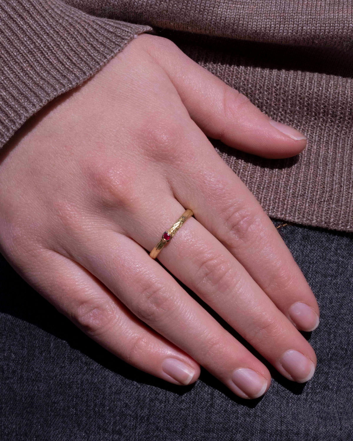 Bark 925 Silberring mit rotem Rubin (0,08 ct)