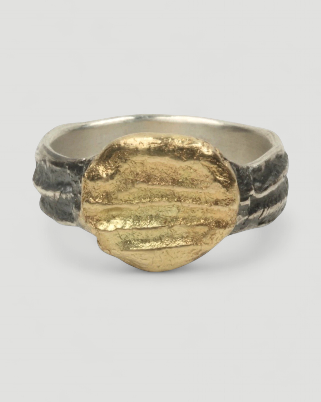 Geschwärzter 925 Silberring mit 750 Gold - Goldschmiede Krack