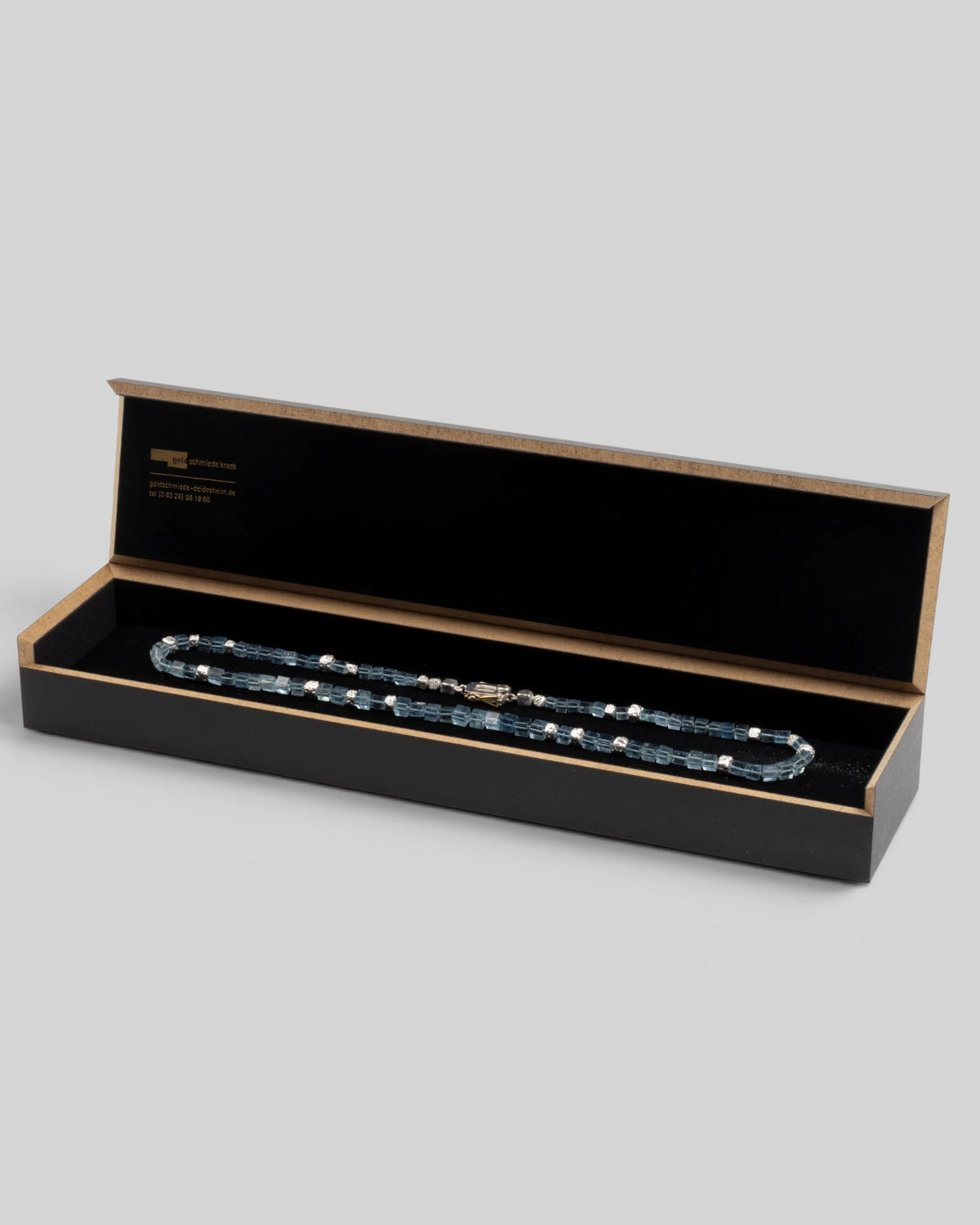 Aquamarinkette (44 ct) mit 925 Silberwürfeln und Kastenschloss