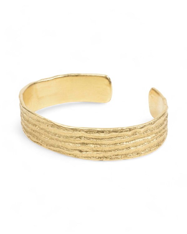 Armreif aus 750 Gold mit "Tarmac" Struktur - Goldschmiede Krack - Trauringe & Unikatschmuck aus Deidesheim