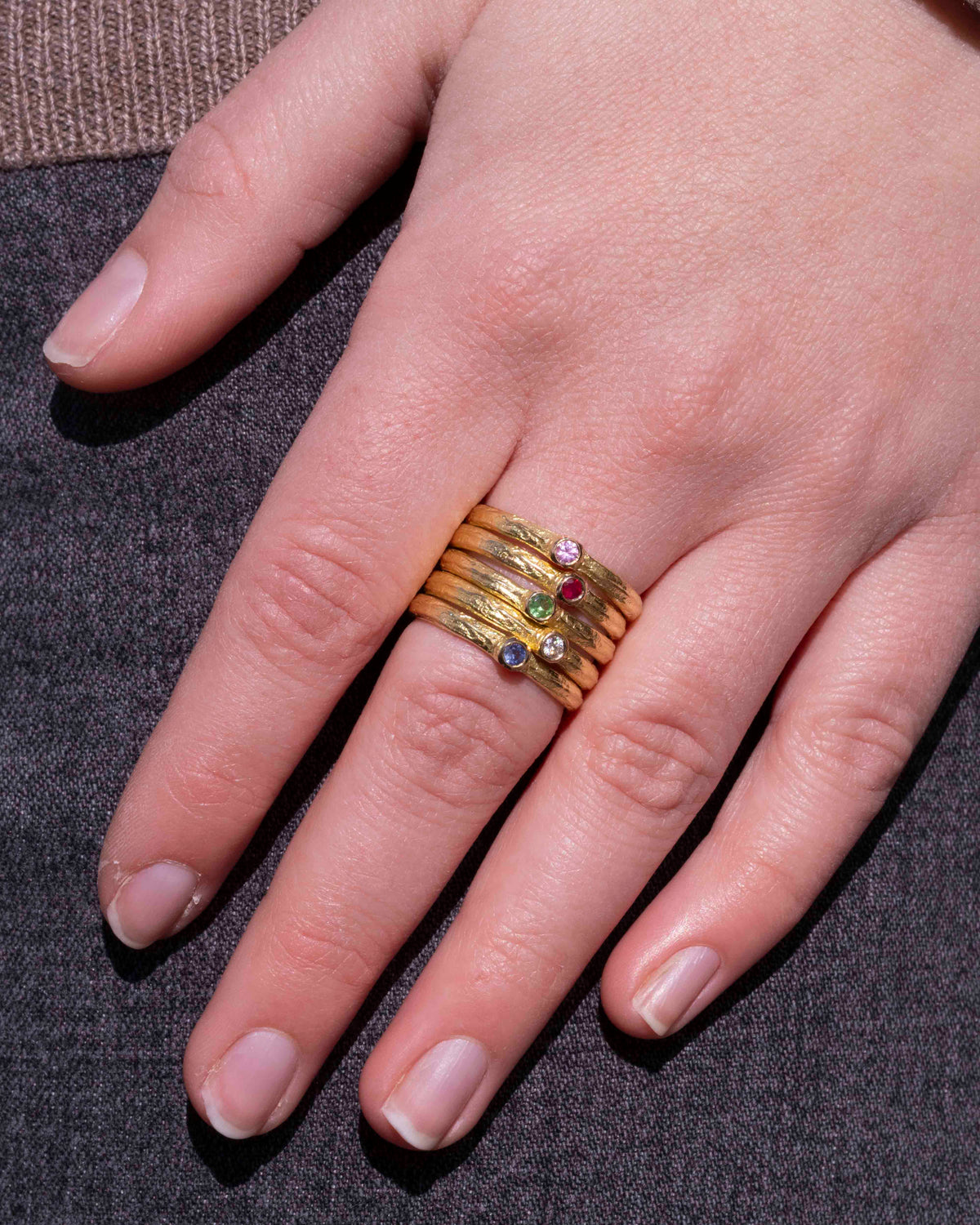 Bark 750 Gelbgold Ring mit pinkem Saphir (0,08 ct)