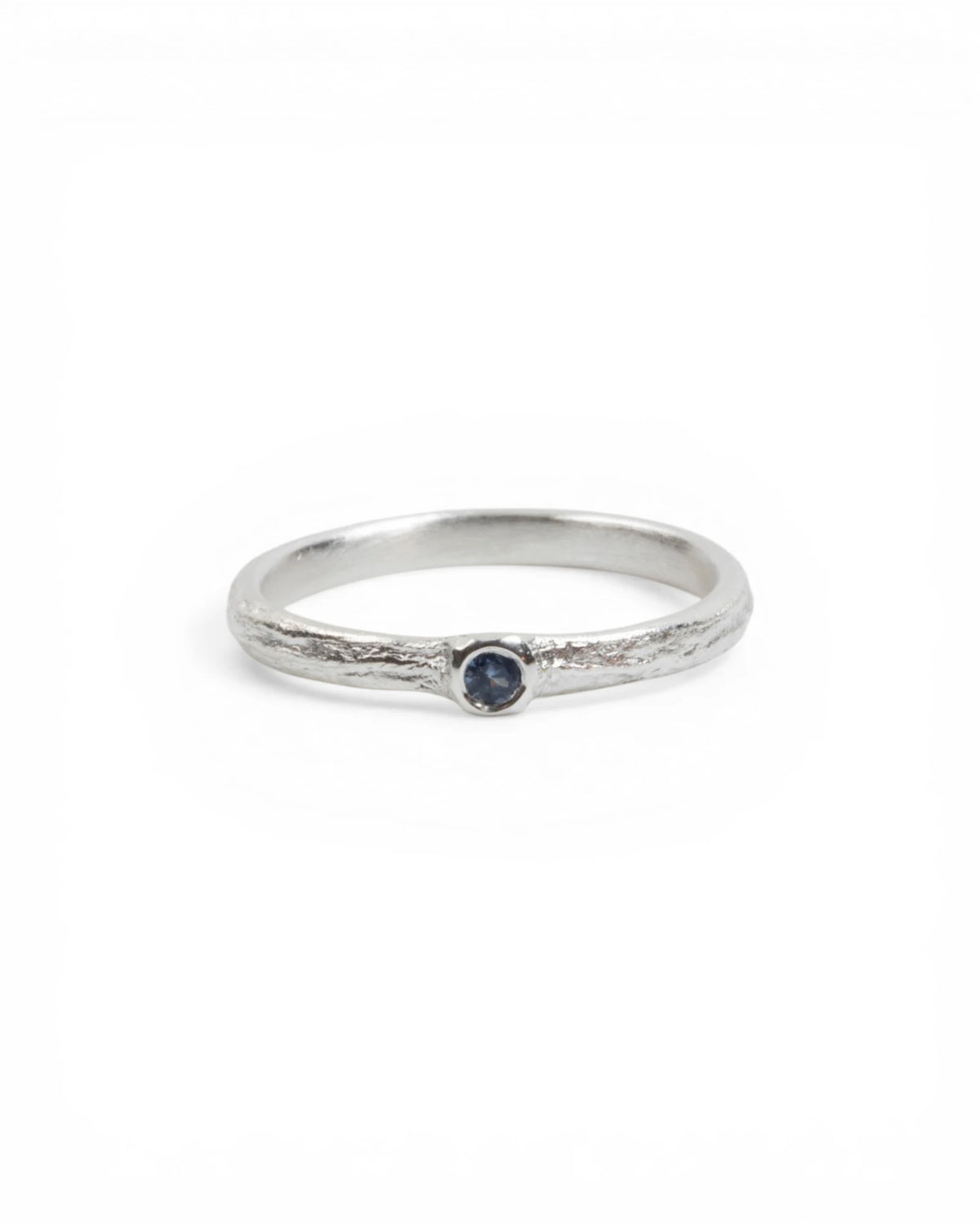 925 Silberring mit blauem Saphir (0,06 ct) - Goldschmiede Krack - Trauringe & Unikatschmuck aus Deidesheim