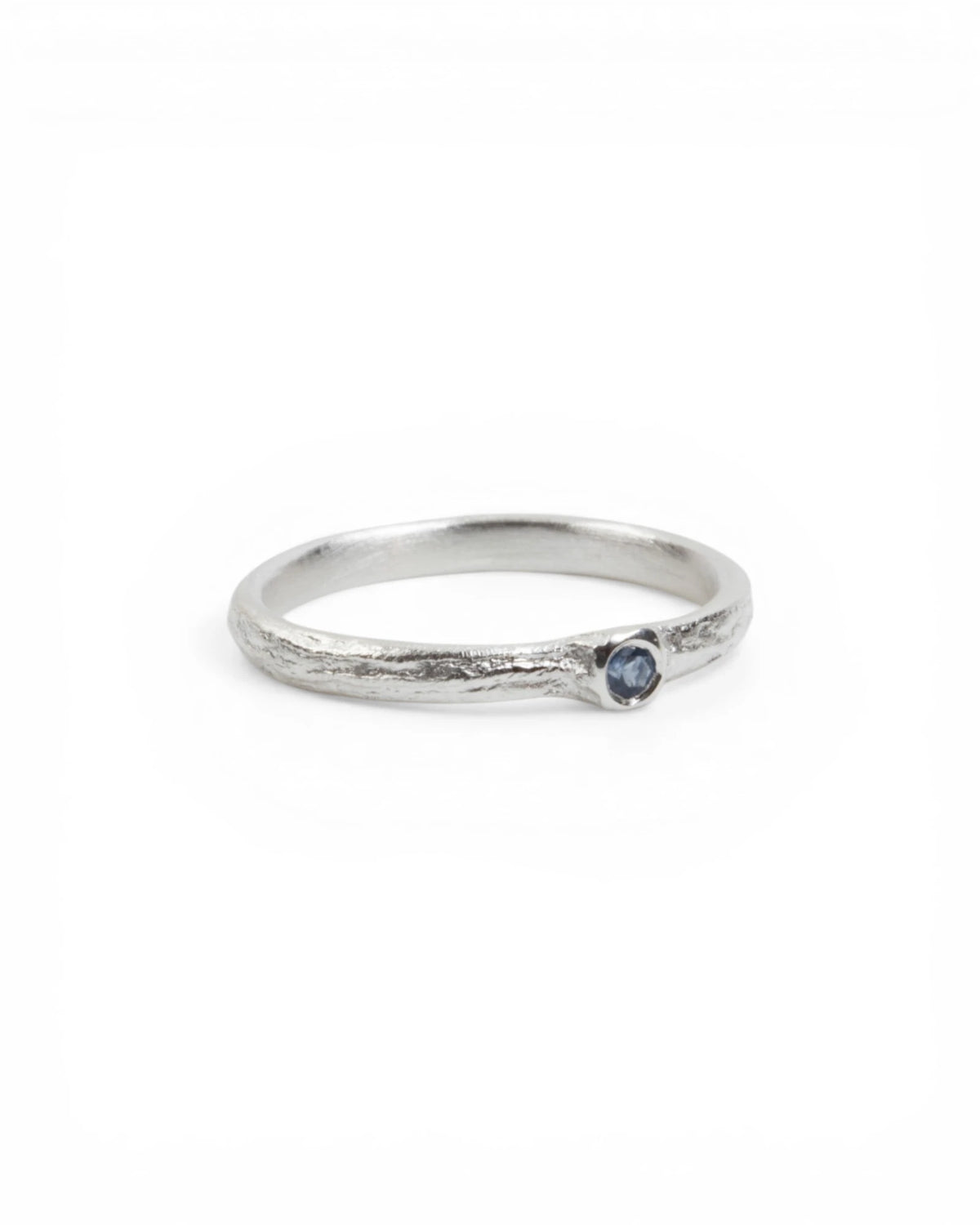 925 Silberring mit blauem Saphir (0,06 ct) - Goldschmiede Krack - Trauringe & Unikatschmuck aus Deidesheim