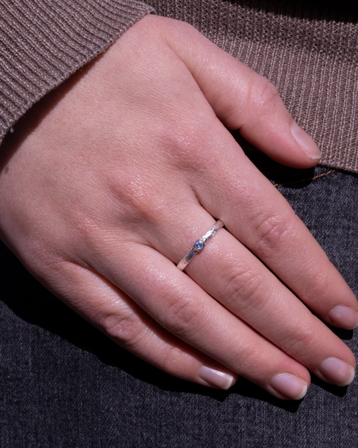 Bark 925 Silberring mit blauem Saphir (0,06 ct)