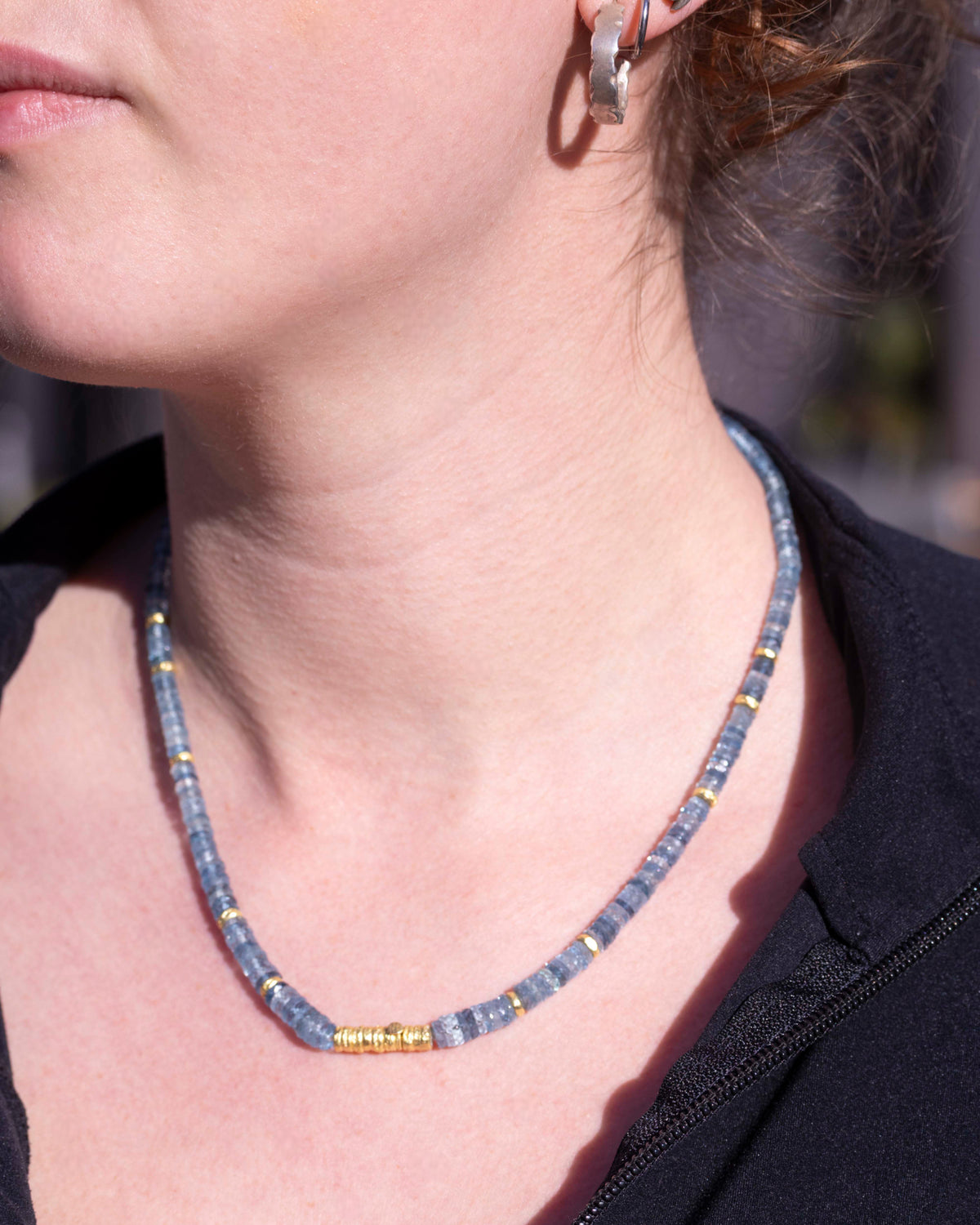 Blaue Aquamarin-Halskette mit 750 Goldverschluss und Zwischenteilen