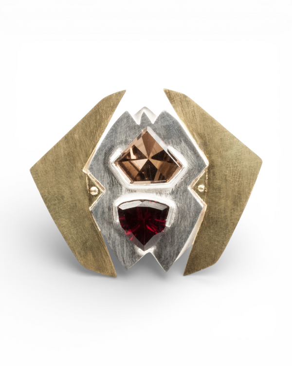 Brosche mit Rauchquarz und Granat - Goldschmiede Krack - Trauringe & Unikatschmuck aus Deidesheim