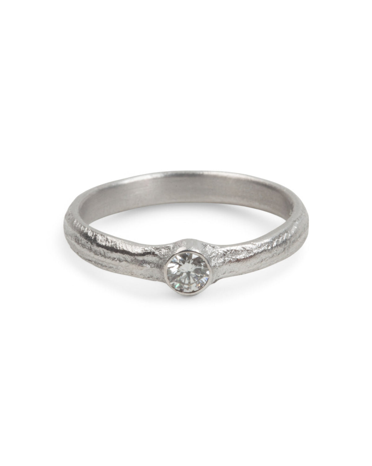 Filigraner 750 Weißgoldring mit weißem Brillant (0,16 ct) - Goldschmiede Krack - Trauringe & Unikatschmuck aus Deidesheim