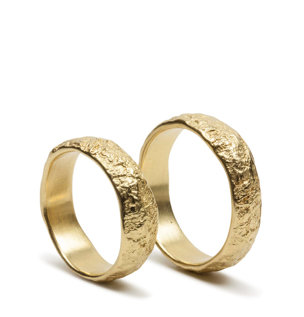 Gehämmerte 750 Gold Trauringe