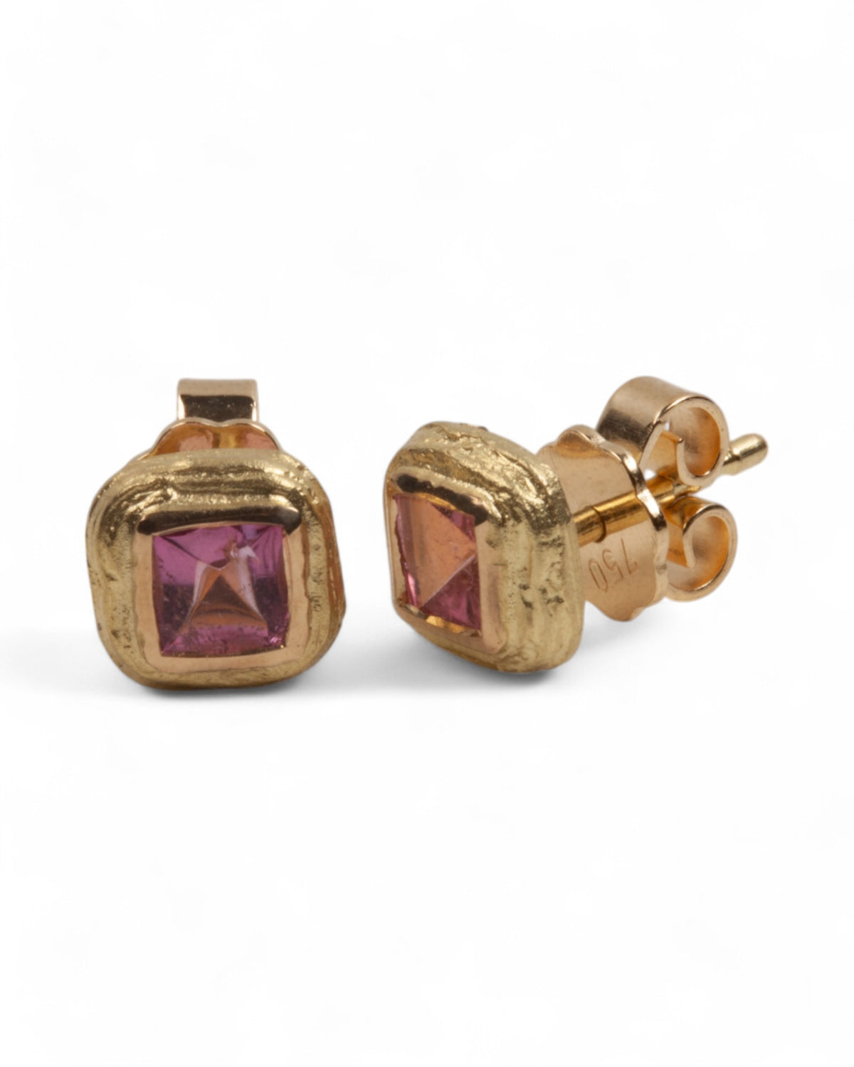 Quadratische Ohrstecker aus 750 Gold mit Edelsteinen