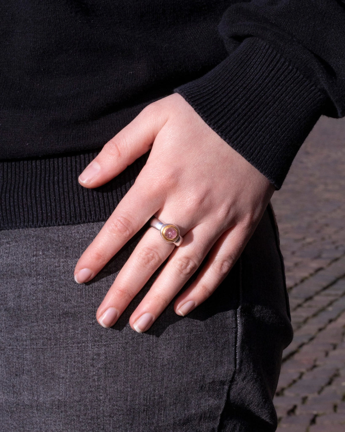 925 Silberring mit rosa Turmalin (2,36 ct) und 999 Feingold-Fassung - Goldschmiede Krack - Trauringe & Unikatschmuck aus Deidesheim