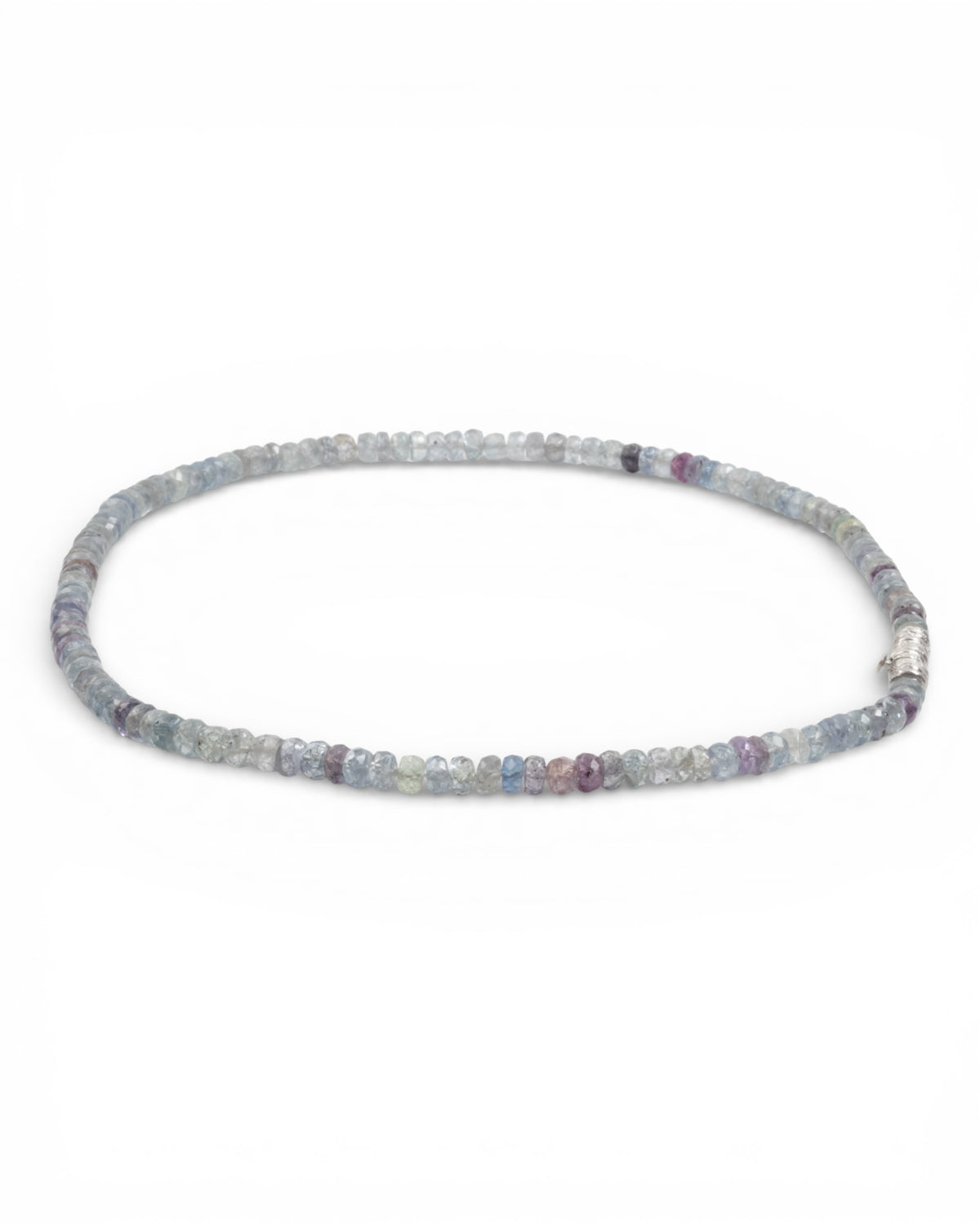 Graue Saphir-Halskette mit 750 Weißgold-Schloss - Goldschmiede Krack - Trauringe & Unikatschmuck aus Deidesheim