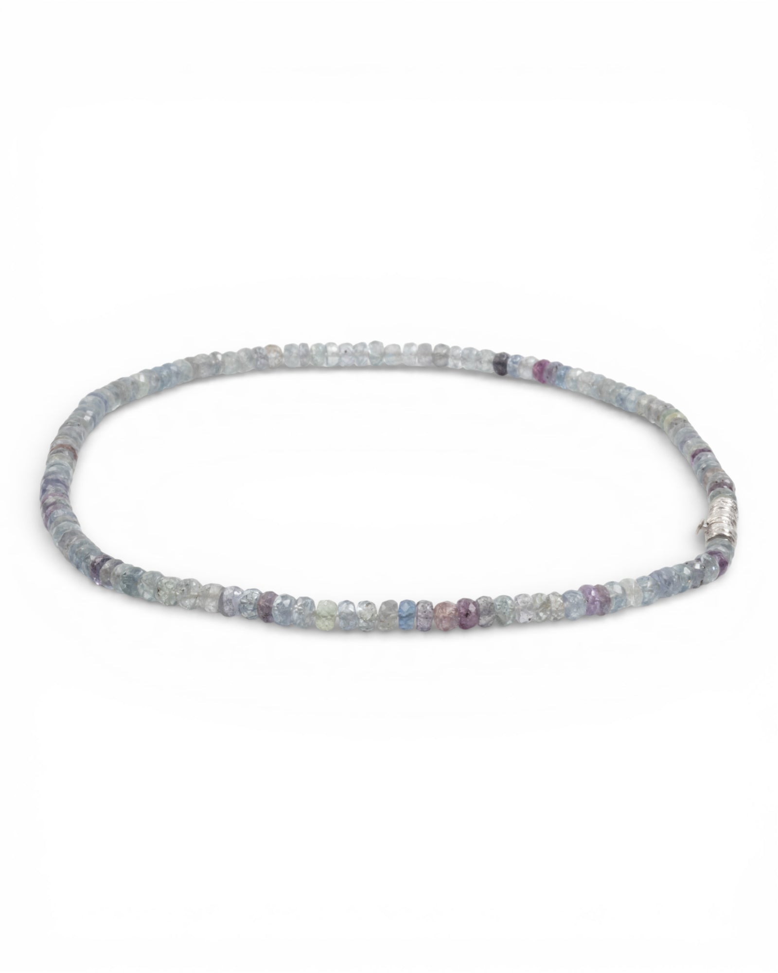 Graue Saphir-Halskette mit 750 Weißgold-Schloss - Goldschmiede Krack - Trauringe & Unikatschmuck aus Deidesheim