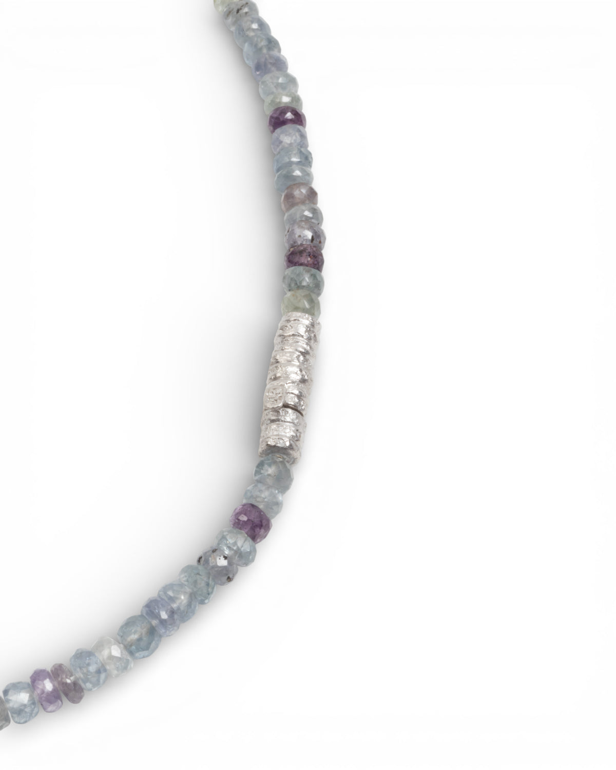 Graue Saphir-Halskette mit 750 Weißgold-Schloss - Goldschmiede Krack - Trauringe & Unikatschmuck aus Deidesheim