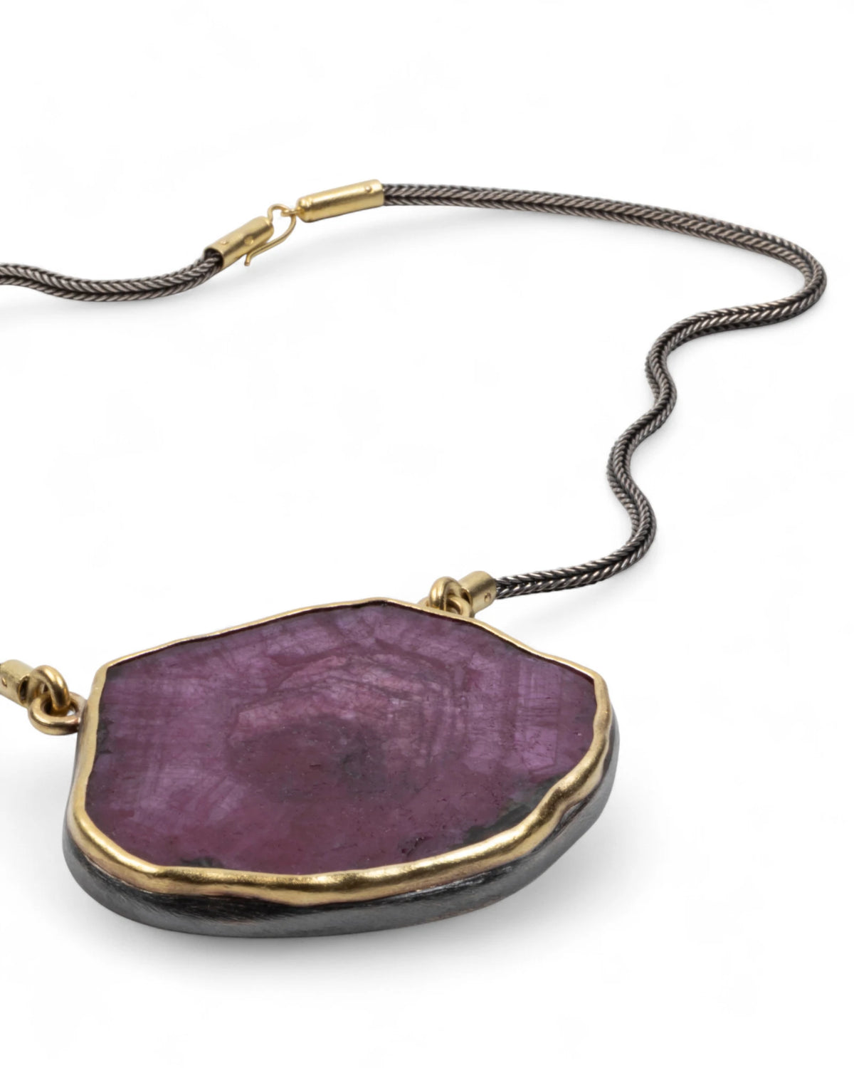 Anhänger mit Rubinscheibe (177 ct) in 999 Feingold und 925 Silber