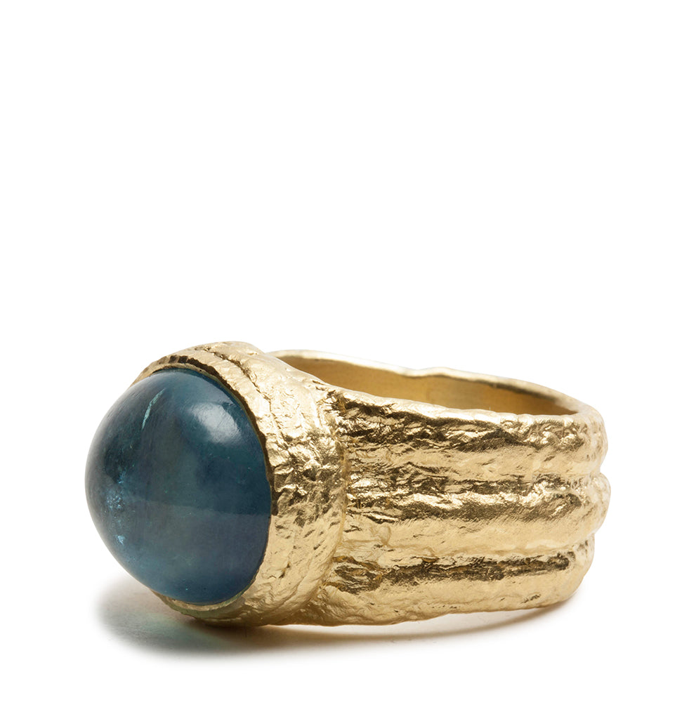 Großer 750 Goldring mit blauem Aquamarin - Goldschmiede Krack - Trauringe & Unikatschmuck aus Deidesheim