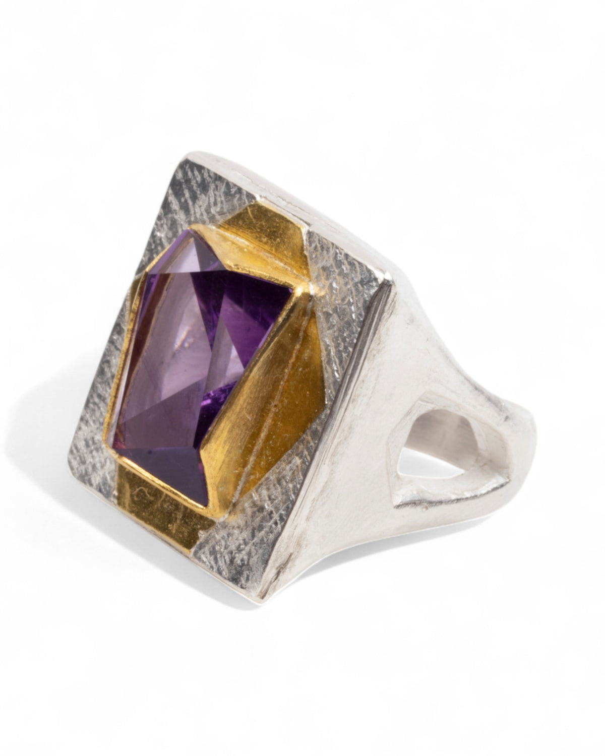 Großer lila Amethystring aus 999 Feingold und 925 Silber