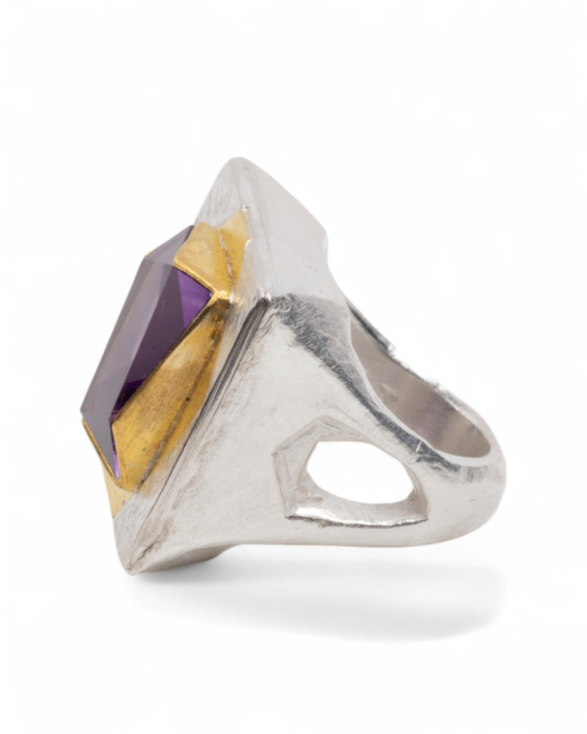 Großer lila Amethystring aus 999 Feingold und 925 Silber