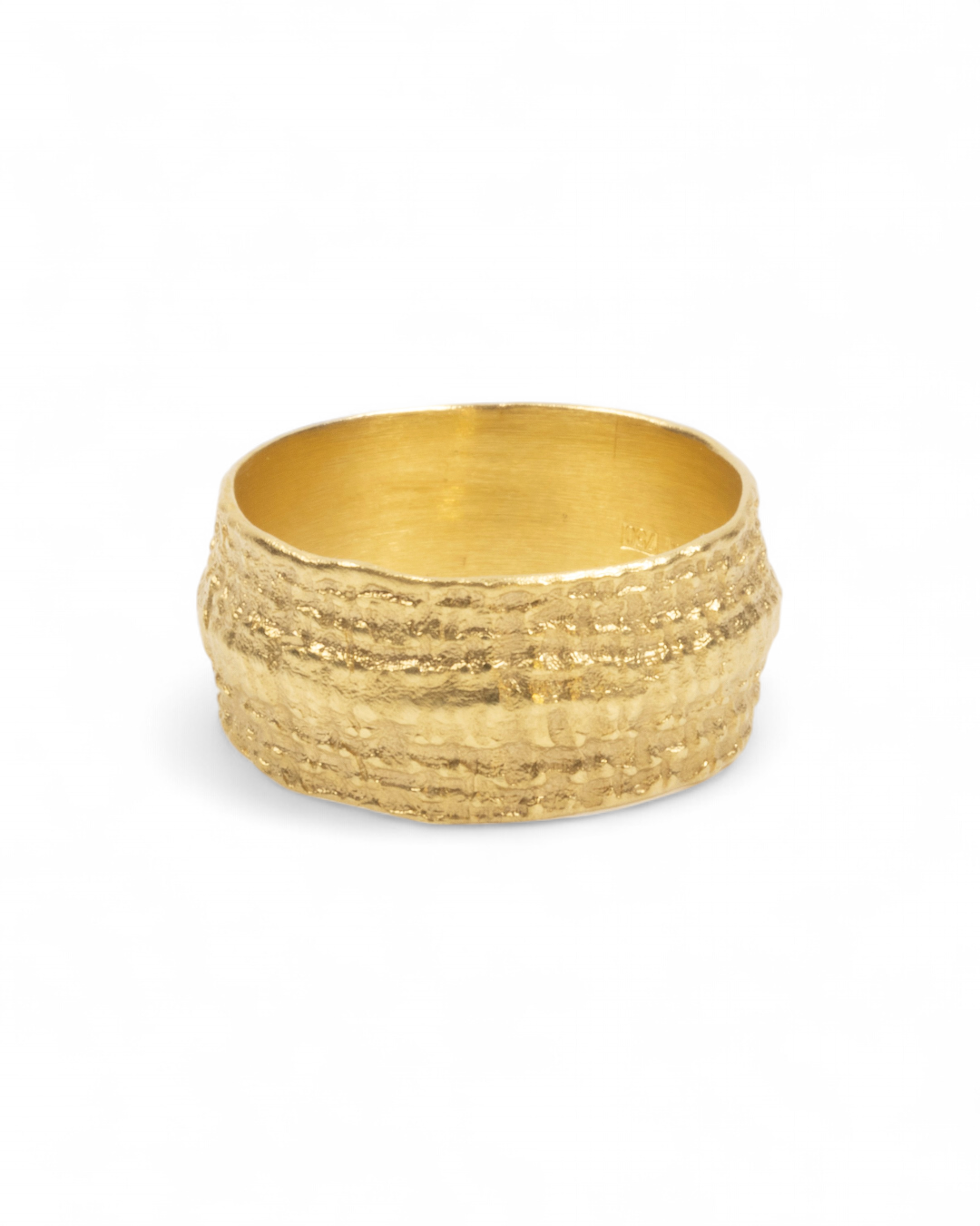 Breiter 750 Goldring mit Nugget-Struktur (10 mm) - Goldschmiede Krack