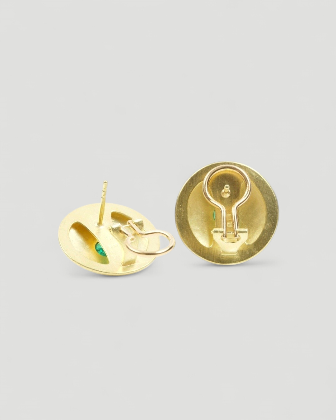 750 Gold Ohrringe mit grünem Smaragd (1,38 ct) - Goldschmiede Krack