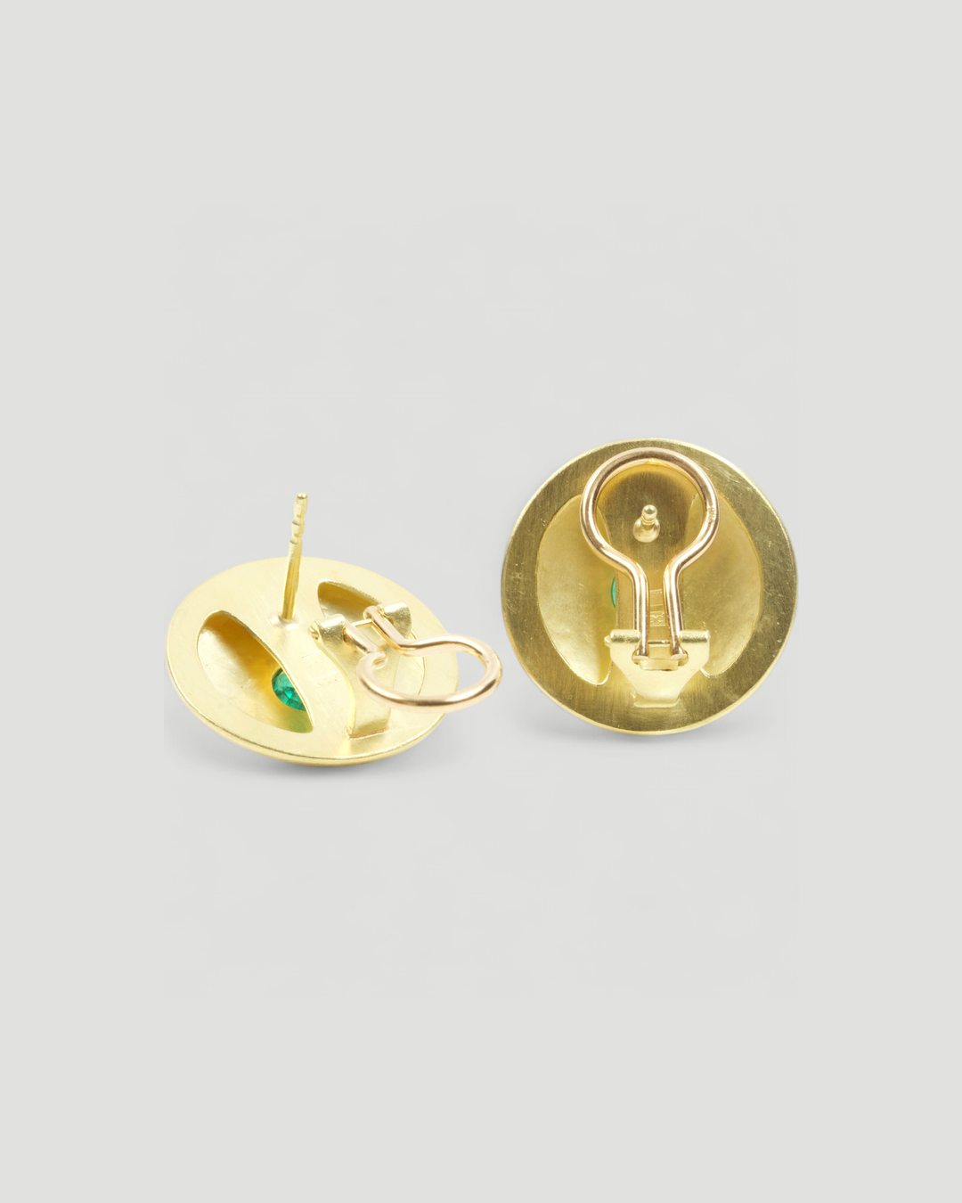 750 Gold Ohrclips mit grünem Smaragd (1,38 ct) - Goldschmiede Krack