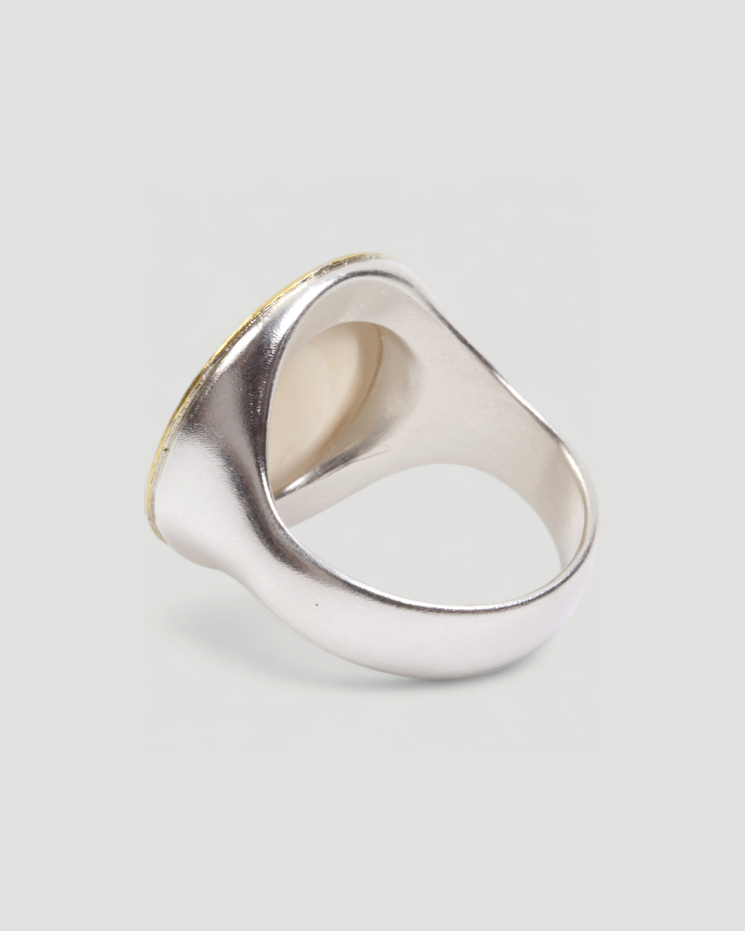 925 Silberring mit weißem Mondstein (7,9 ct) und 999 Feingold-Fassung - Goldschmiede Krack