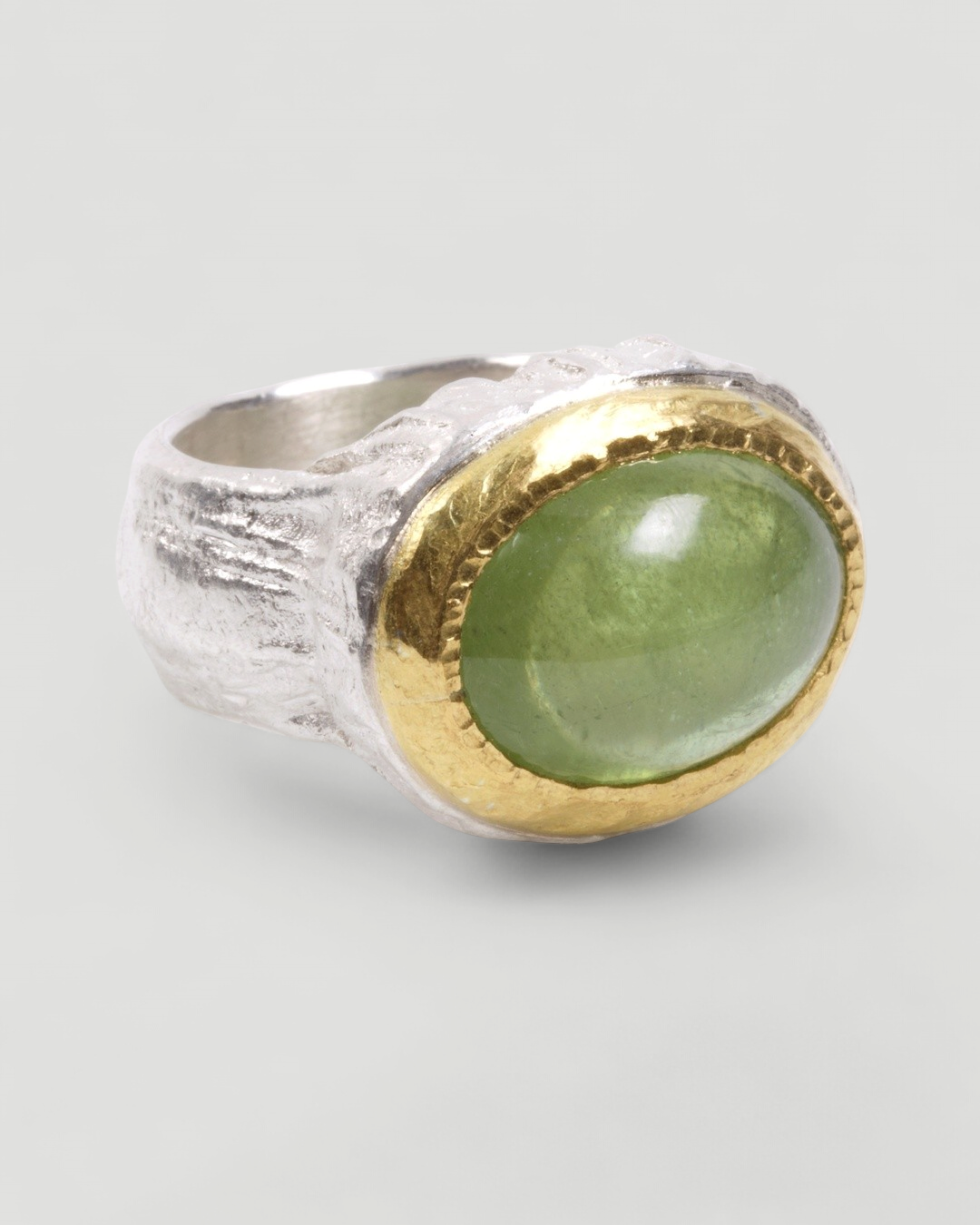 925 Silberring mit grünem Peridot (18,89 ct) und 999 Feingold-Fassung - Goldschmiede Krack