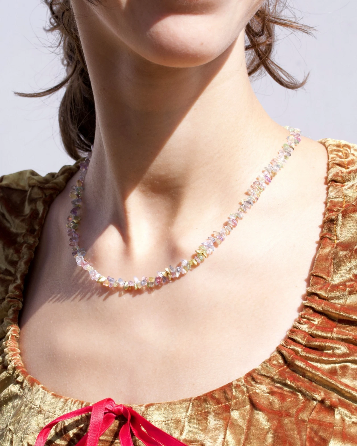 Bunte Saphirkette (86 ct) mit 750 Goldelementen