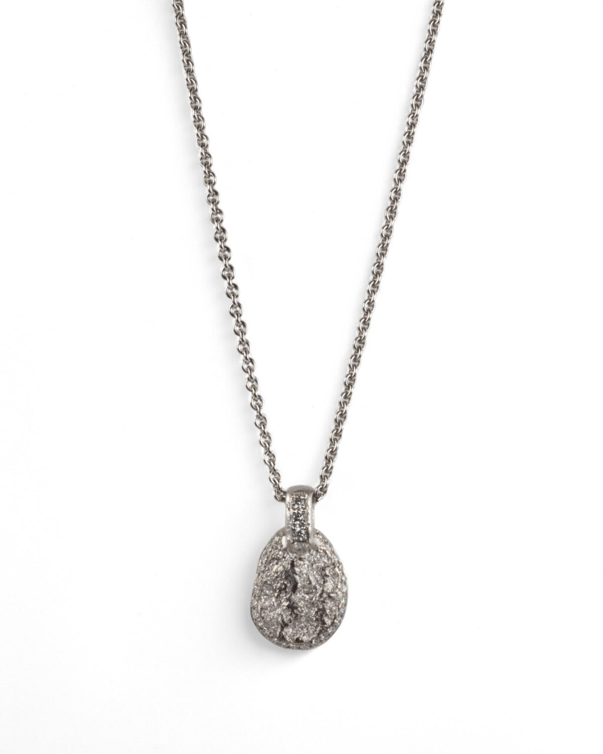 Nugget Anhänger aus 750 Weißgold mit Brillanten und  750 Goldkette - Goldschmiede Krack - Trauringe & Unikatschmuck aus Deidesheim