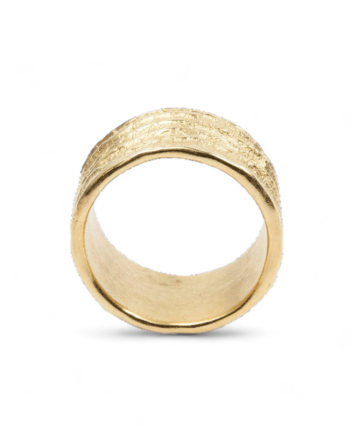 750 Goldring mit Tarmac Struktur - Goldschmiede Krack - Trauringe & Unikatschmuck aus Deidesheim