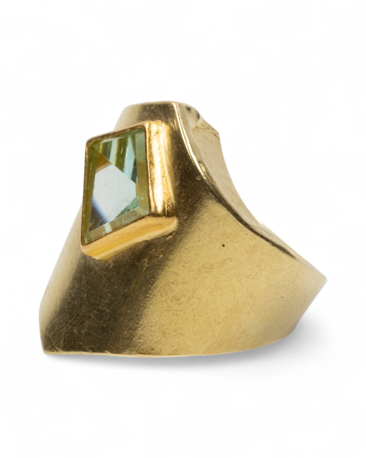 Ring aus 750 Gelbgold mit facettiertem Turmalin (4.32 ct) in Fantasieform - Goldschmiede Krack - Trauringe & Unikatschmuck aus Deidesheim