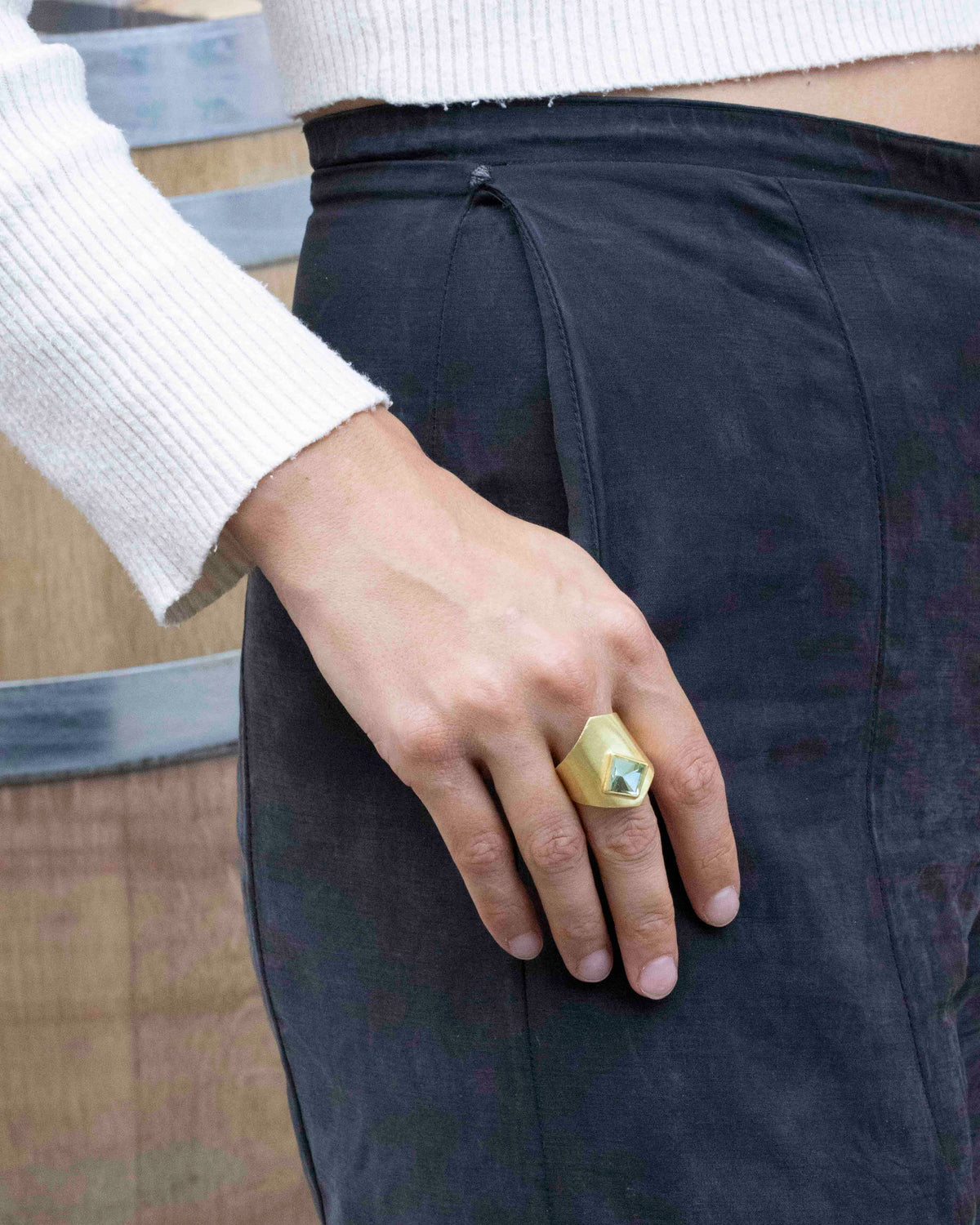 Ring aus 750 Gelbgold mit facettiertem Turmalin (4.32 ct) in Fantasieform