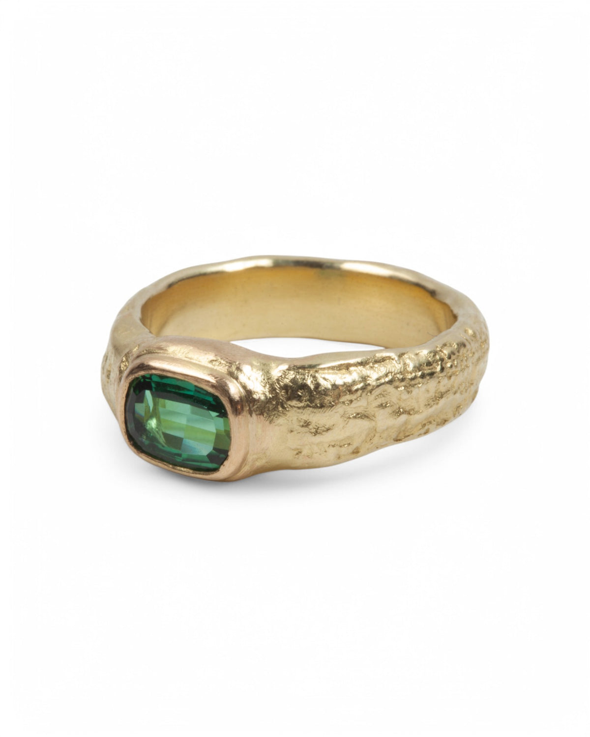Strukturierter 750 Goldring mit grünem Turmalin (1,37 ct)
