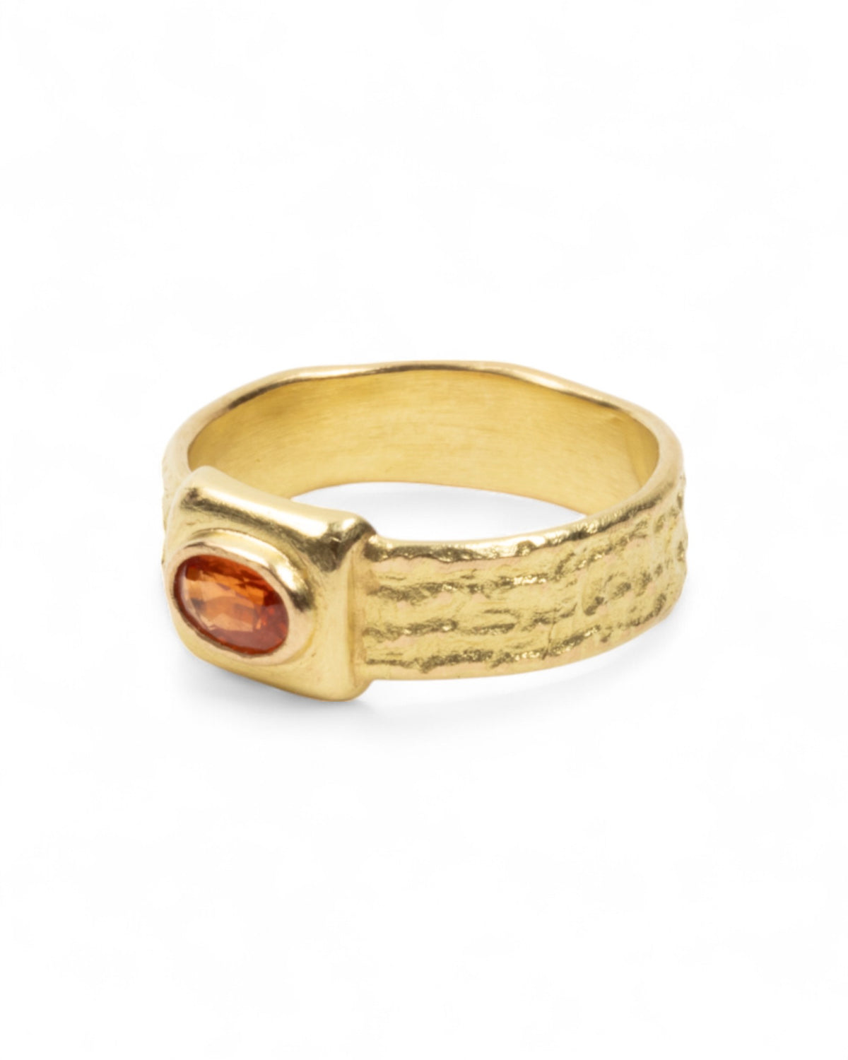 Strukturierter 750 Goldring mit orangen Saphir (0.45 ct)