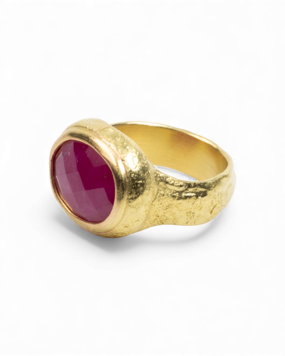 Wunderschöner 750 Goldring mit facettiertem Rubin (7.34 ct) - Unikat