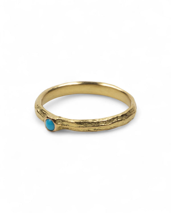 Zarter 750 Goldring mit Türkis-Cabochon - Goldschmiede Krack - Trauringe & Unikatschmuck aus Deidesheim