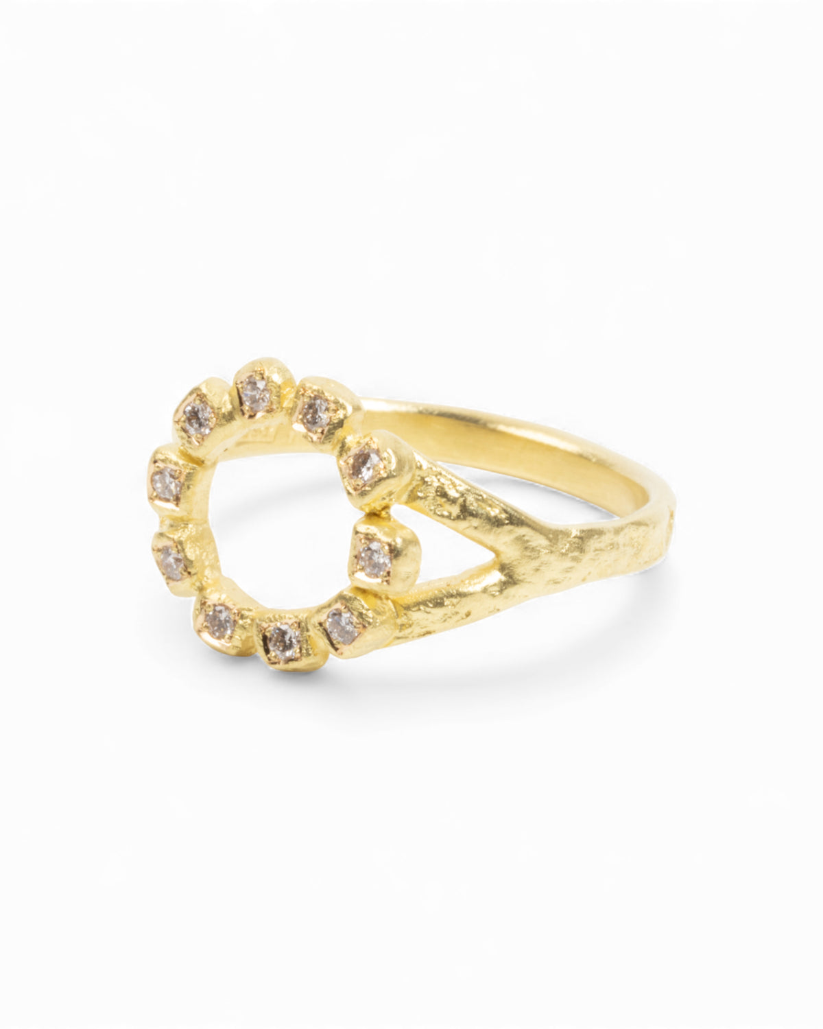 Zarter Kreis-Ring aus 750 Gold mit Brillanten (0.20 ct)