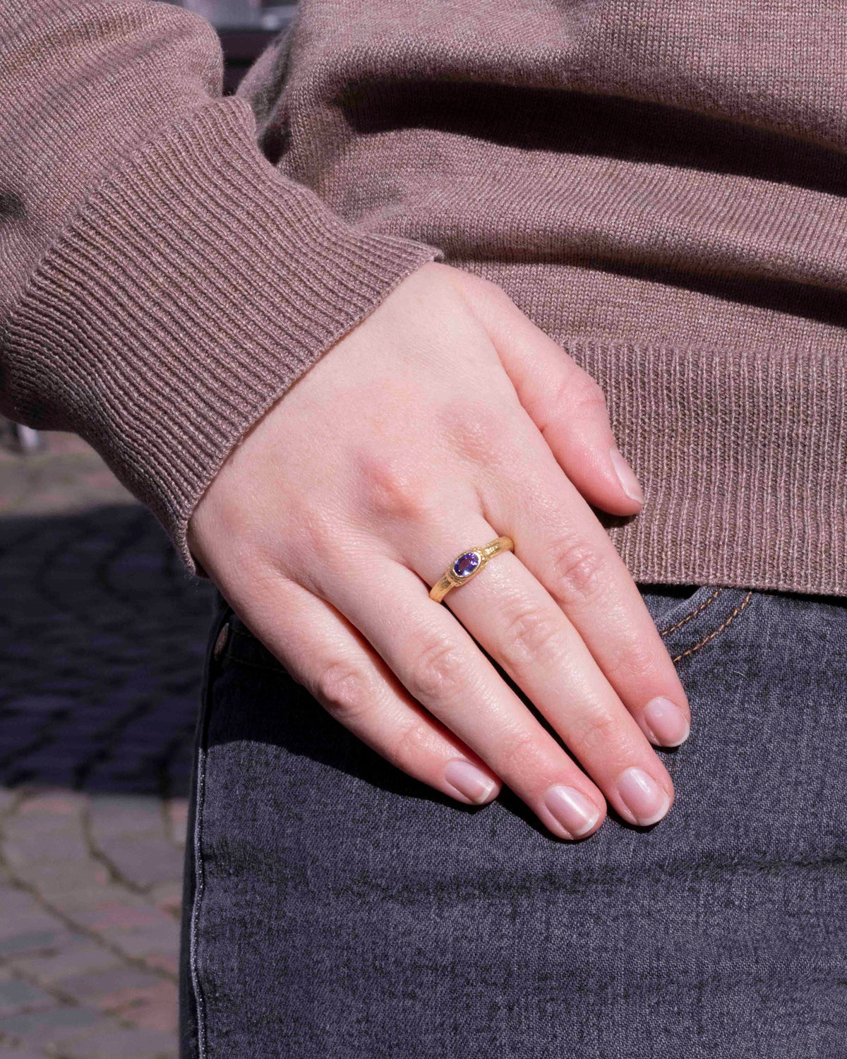 Zierlicher 750 Gelbgold Ring mit Tansanit (0,40 ct)