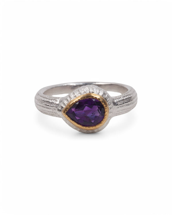 Zierlicher 925 Silberring mit lila Amethyst und Gold - Goldschmiede Krack - Trauringe & Unikatschmuck aus Deidesheim