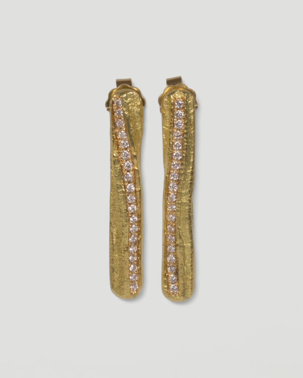 Stab-Ohrstecker 750 Gold mit Tarmac-Struktur und Lab Grown Brillanten