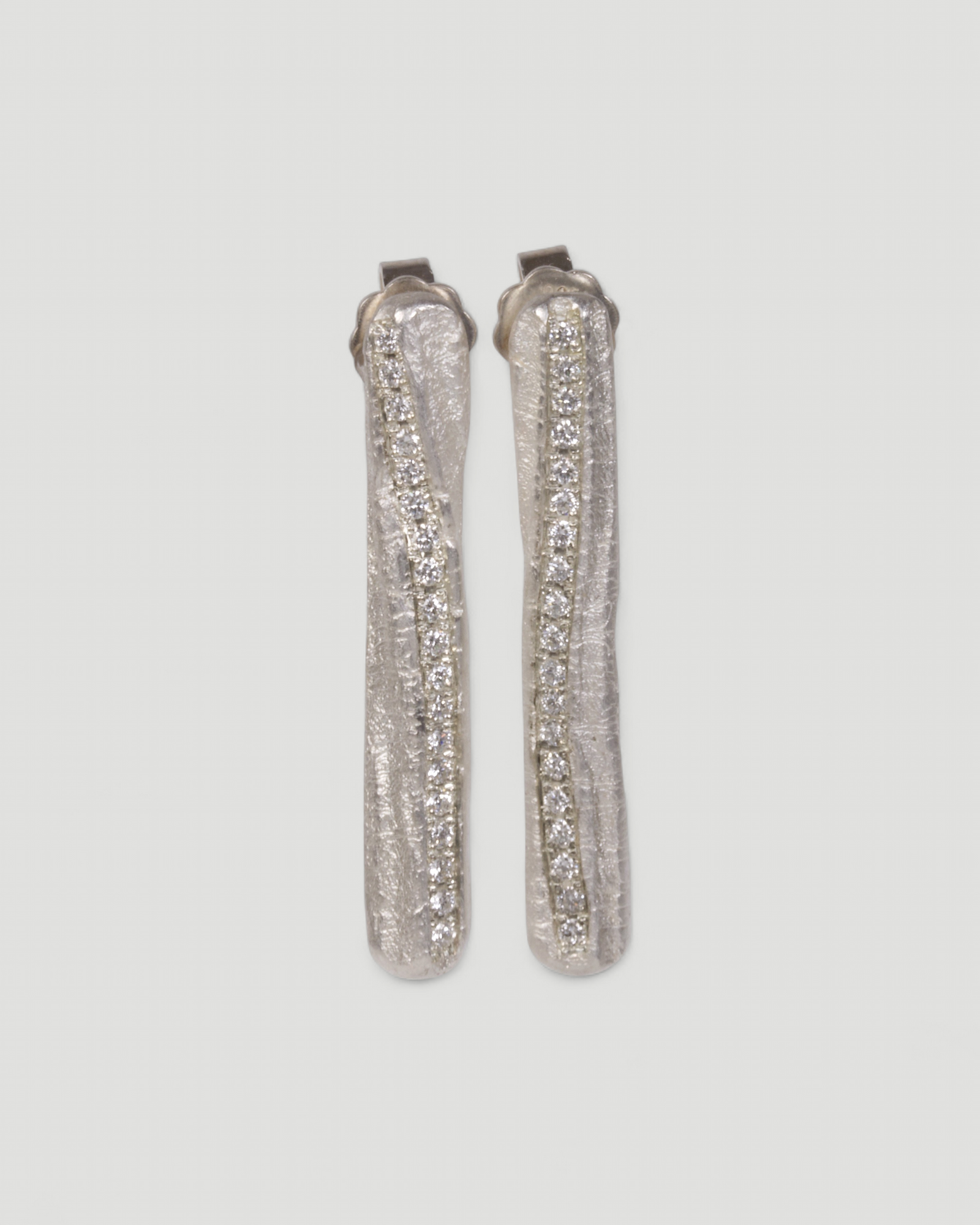Stab-Ohrstecker 925 Silber mit Tarmac-Struktur und Lab Grown Brillanten