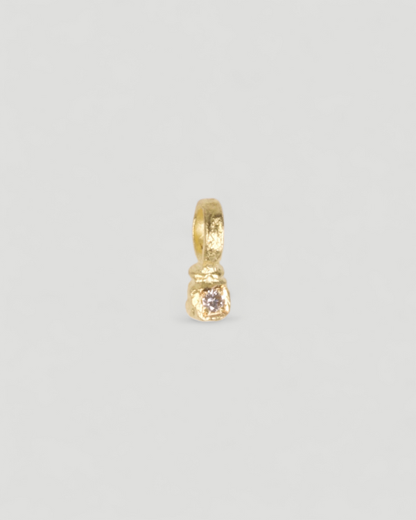Zarter Würfelanhänger aus 750 Gold mit Lab Grown Diamant (0,02 ct)