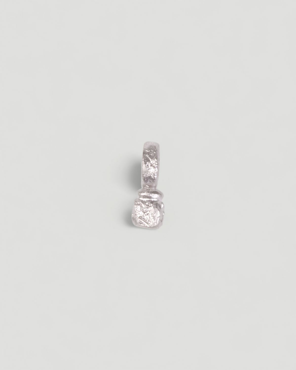 Zarter Würfelanhänger aus 750 Weißgold mit Lab Grown Diamant (0,02 ct), Ansicht 3
